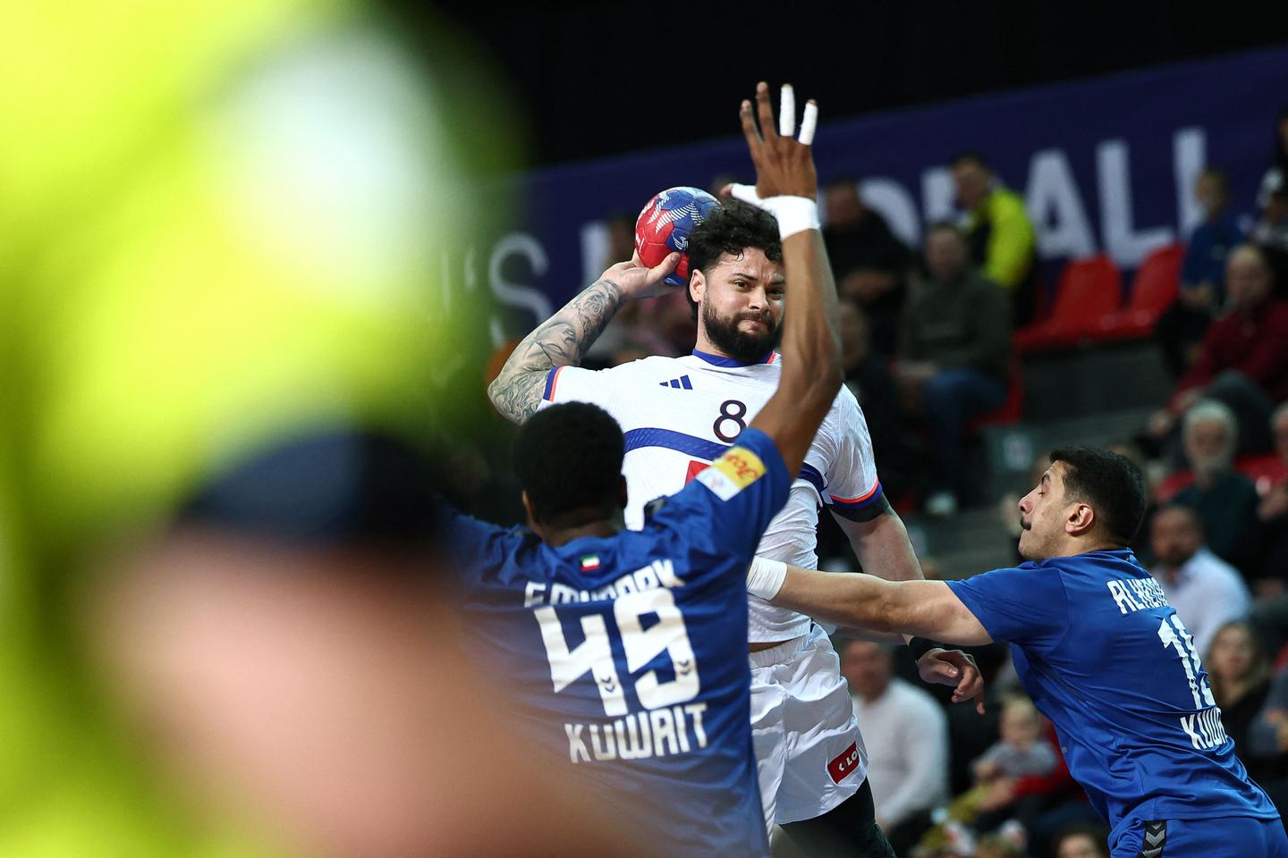 Mondial 2025 de handball : l’équipe de France surclasse le Koweït et s’ouvre les portes du tour principal