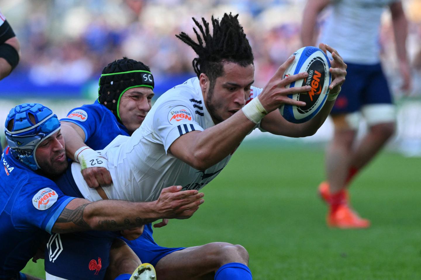 Le XV de France s’offre une « finale » dans le Tournoi des six nations après une victoire écrasante contre l’Italie