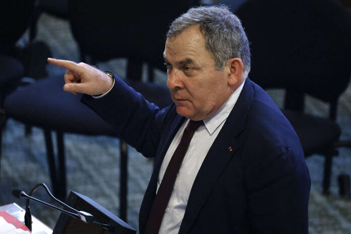 Paris : le sénateur Francis Szpiner crée un nouveau groupe de droite anti-Dati