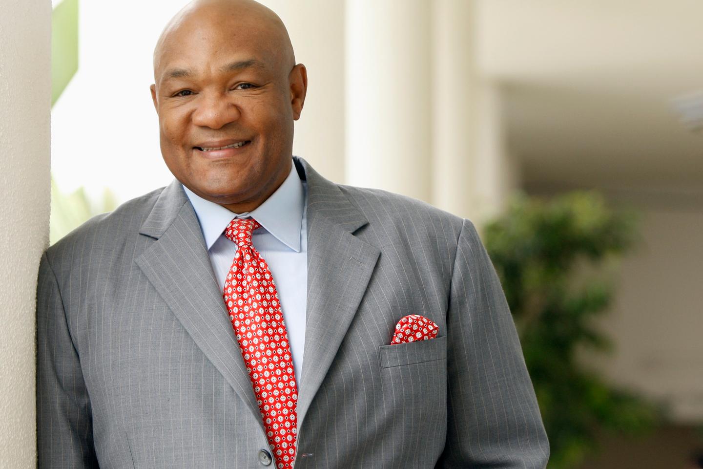 George Foreman, le pasteur qui boxait « sans haine », est mort