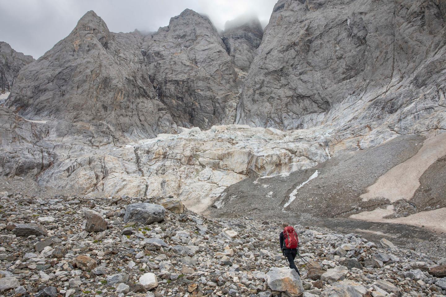 Les glaciers déclinent partout autour du globe, perdant l’équivalent de trois piscines olympiques par seconde