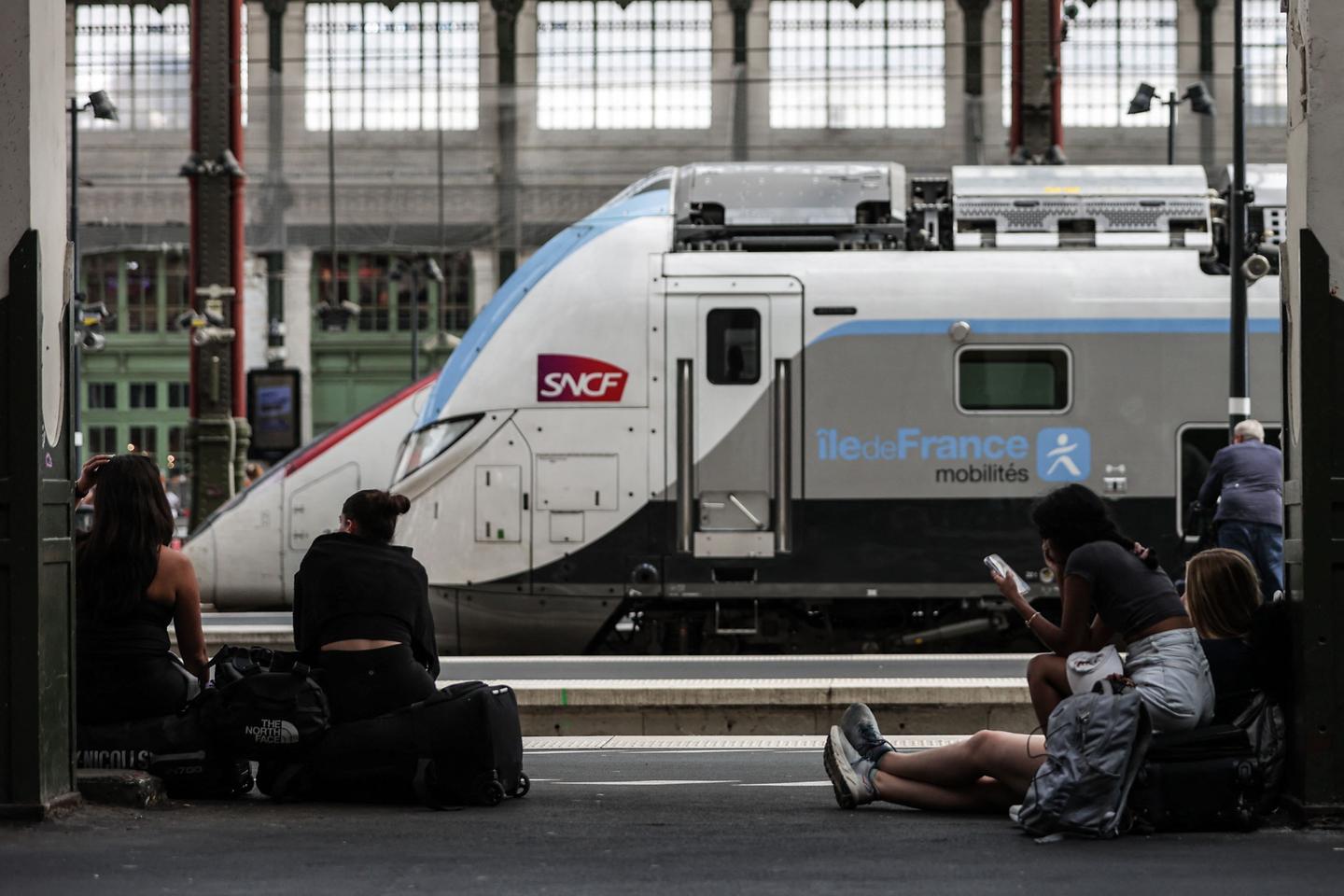 Grève du 21 novembre à la SNCF : le trafic sera quasi normal sur les TGV, quelques perturbations sur des lignes régionales