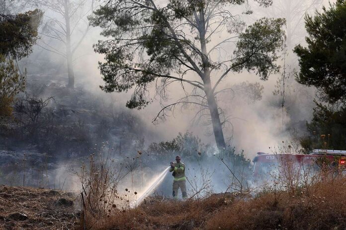 Guerre Israël-Hamas, jour 271 : plus de 200 roquettes du Hezbollah ont été tirées sur Israël