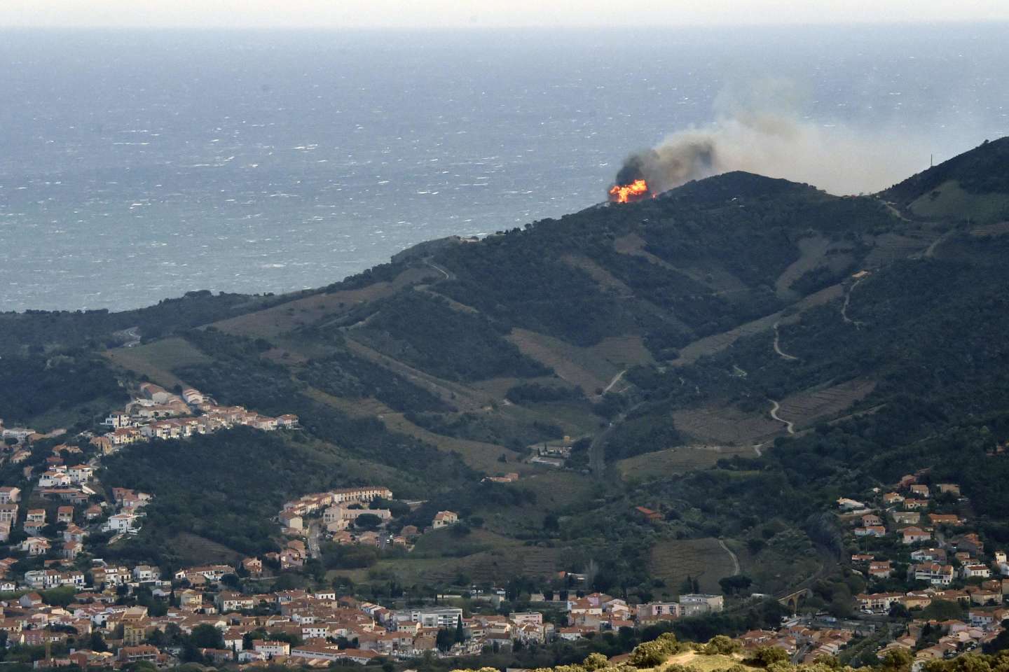 Incendie dans les Pyrénées-Orientales : le feu maîtrisé après avoir ravagé plus de 900 hectares de végétation