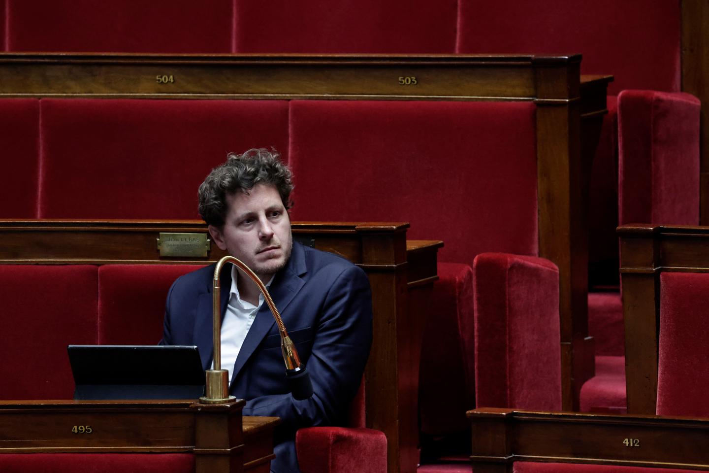 Affaire Julien Bayou : Les Ecologistes regrettent les « souffrances » et « conséquences négatives » sur l’ex-député, après le classement sans suite