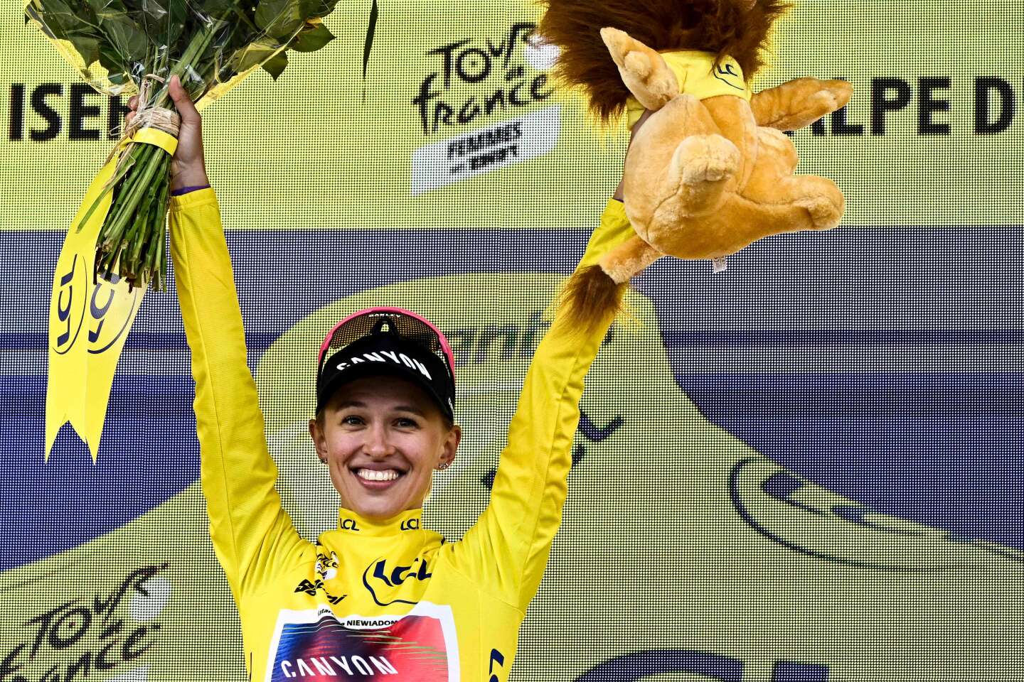 Pour quatre secondes, Katarzyna Niewiadoma remporte le Tour de France Femmes devant Demi Vollering