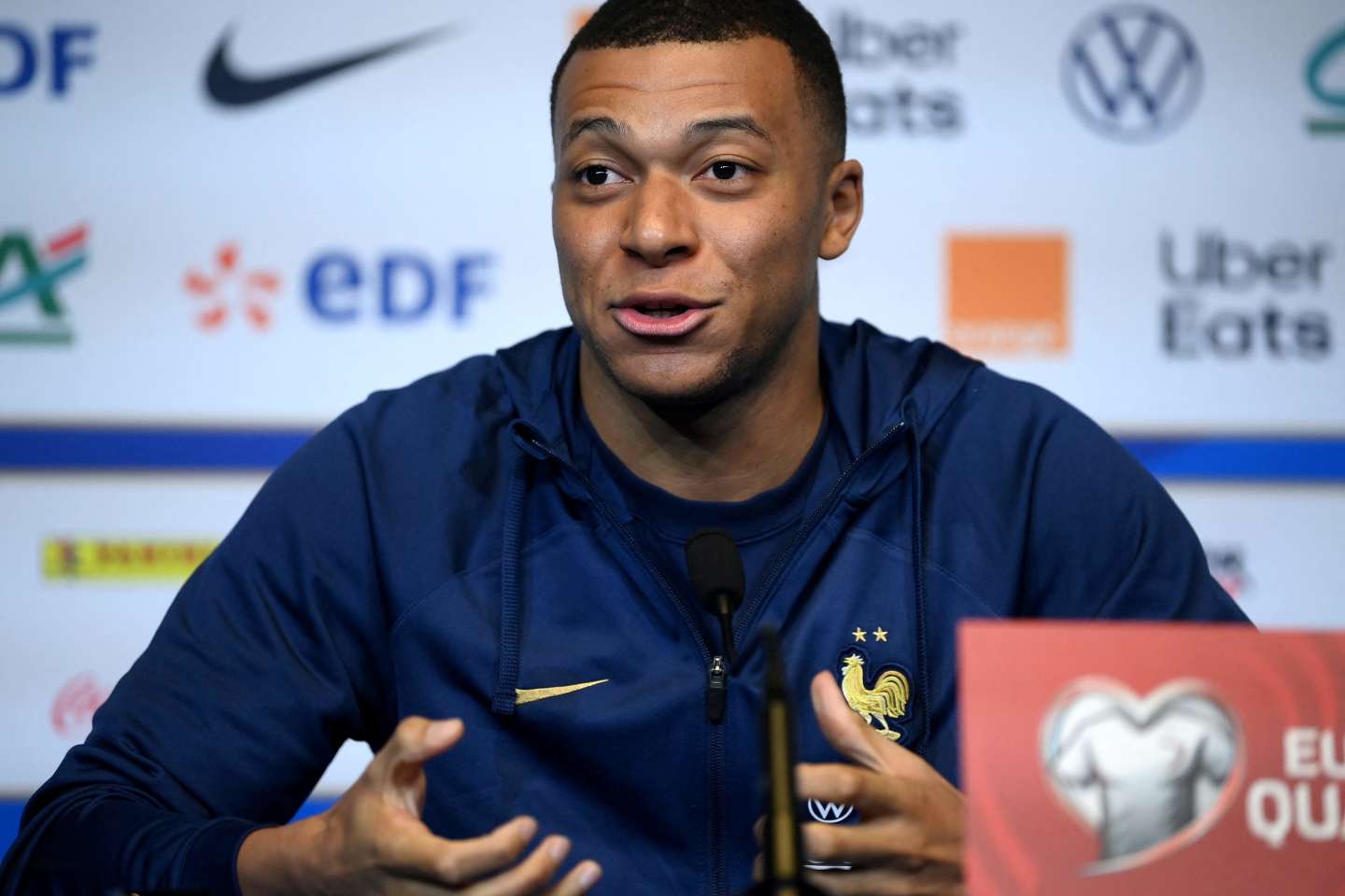 Pour France-Pays-Bas, Kylian Mbappé inaugure ses galons de capitaine des Bleus : « Je ne vais pas me transformer »