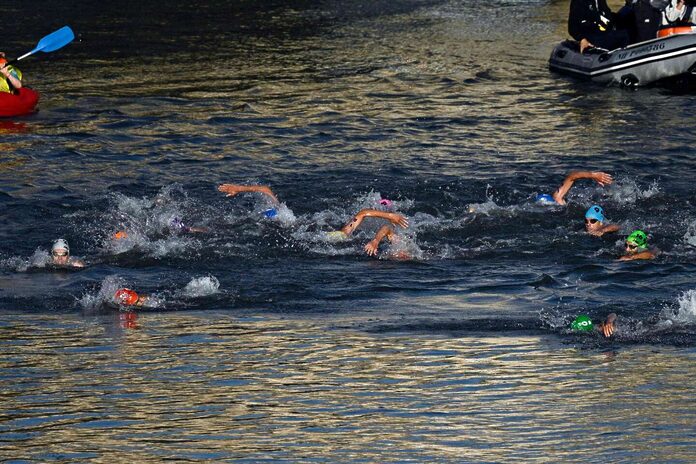 JO 2024 : un nouvel entraînement dans la Seine annulé mardi en raison de la qualité du fleuve, avant les épreuves de nage en eau libre