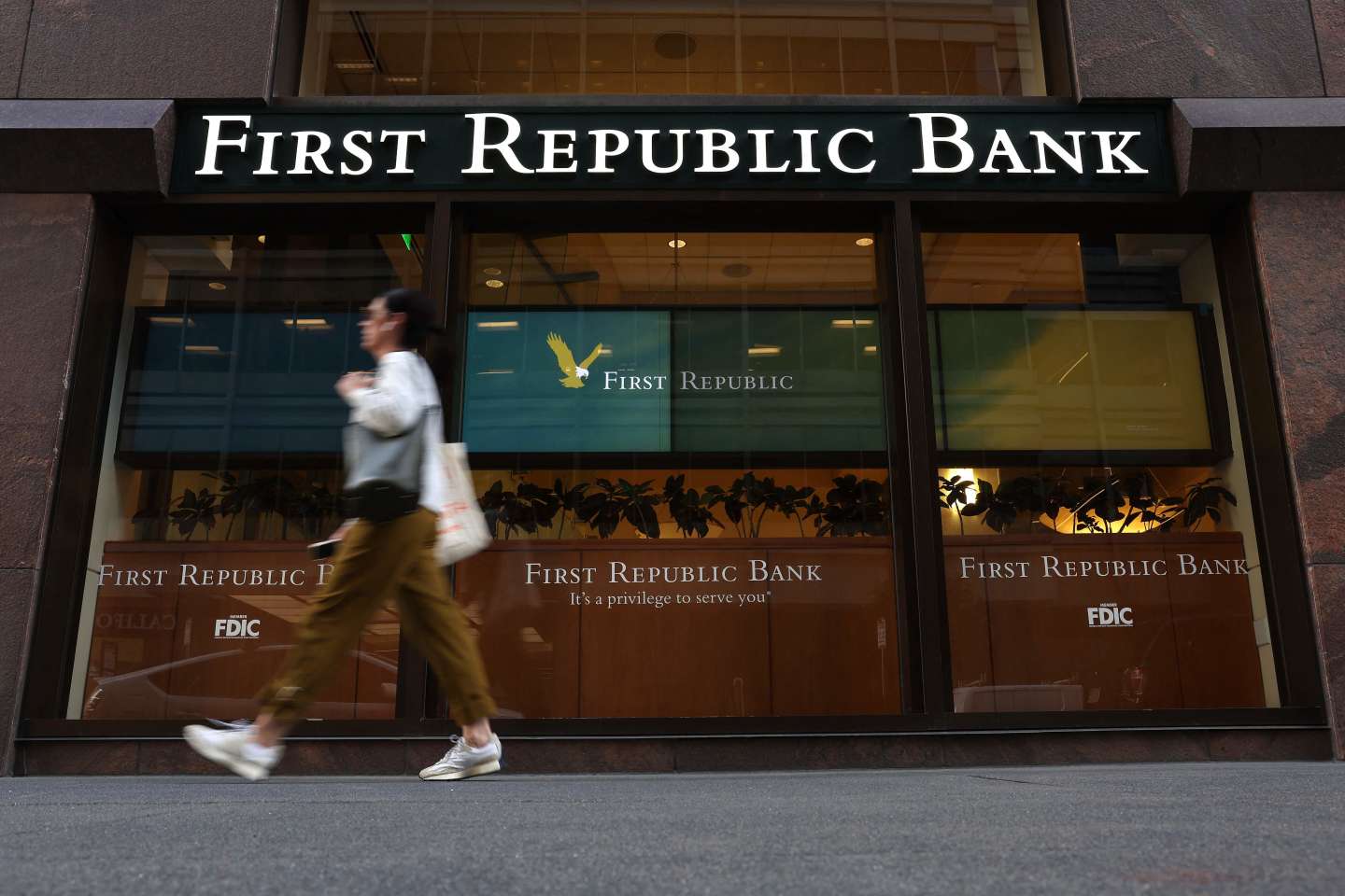 La banque First Republic saisie par les autorités américaines et rachetée par JPMorgan