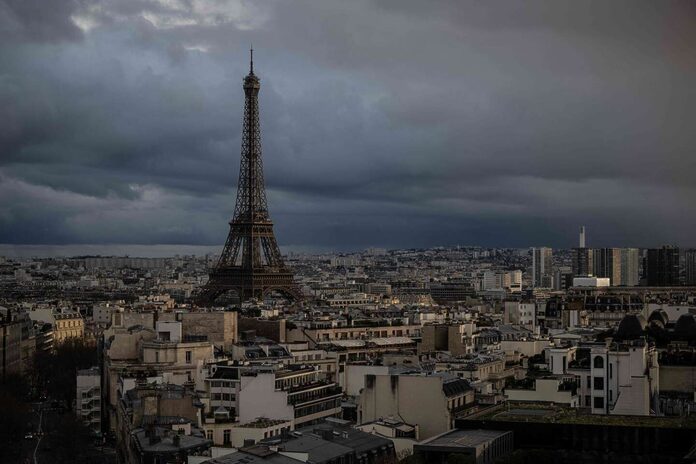 La tour Eiffel rouvrira dimanche, après cinq jours de grève
