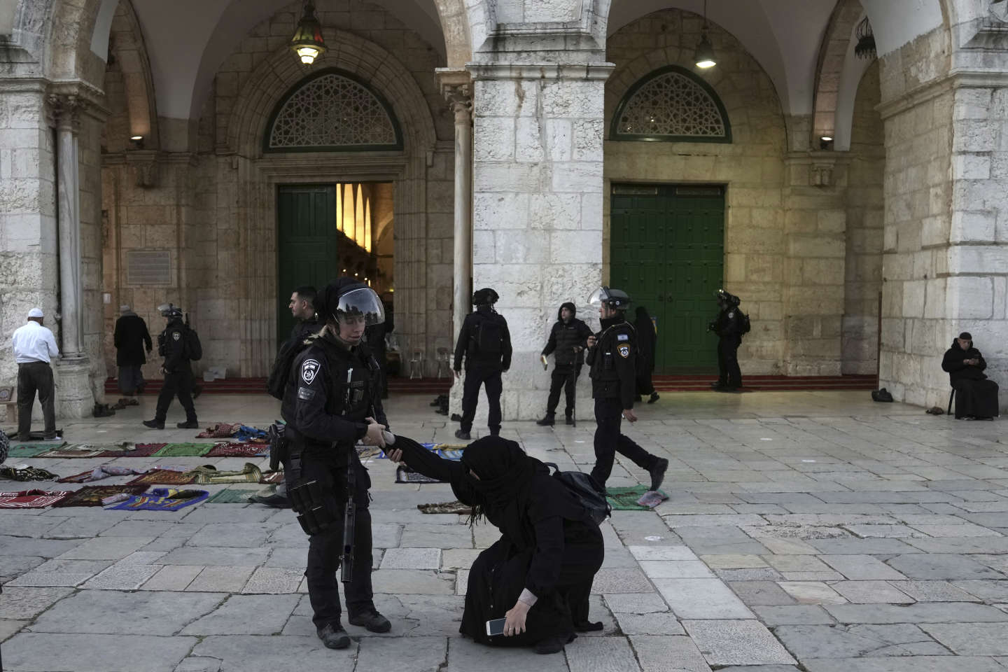 En Israël, violente intervention de la police dans la mosquée Al-Aqsa