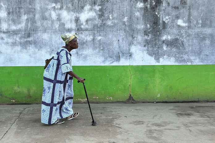 En Côte d’Ivoire, la première maison de retraite attend toujours ses résidents