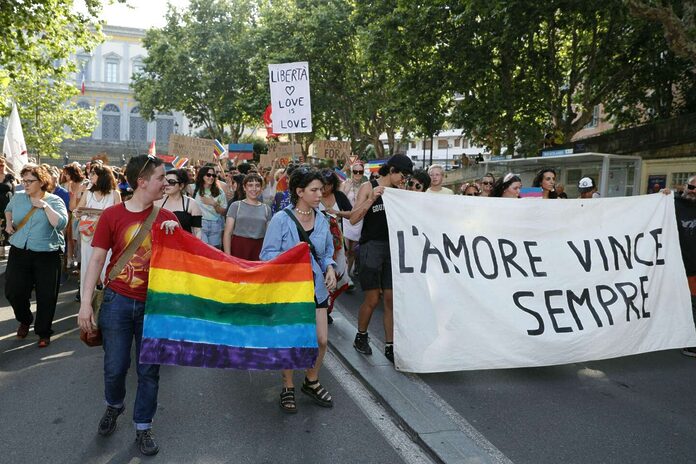 La violence à l’encontre des personnes LGBT+ au plus haut en Europe