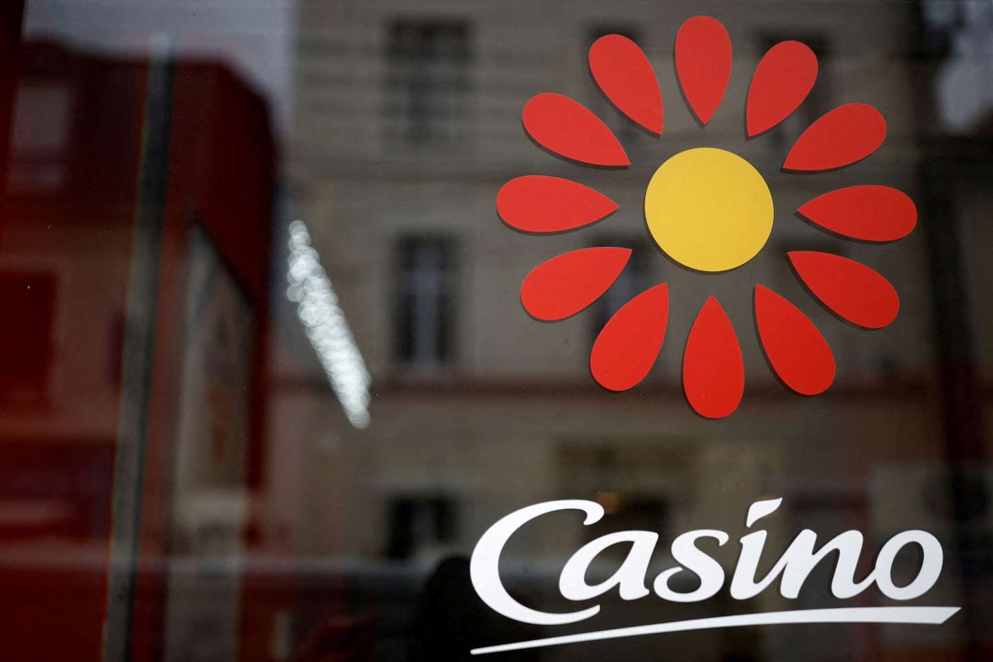 Reprise de Casino : « l’Etat sera vigilant sur l’emploi » et sur le maintien du « siège à Saint-Etienne », affirme Bruno Le Maire