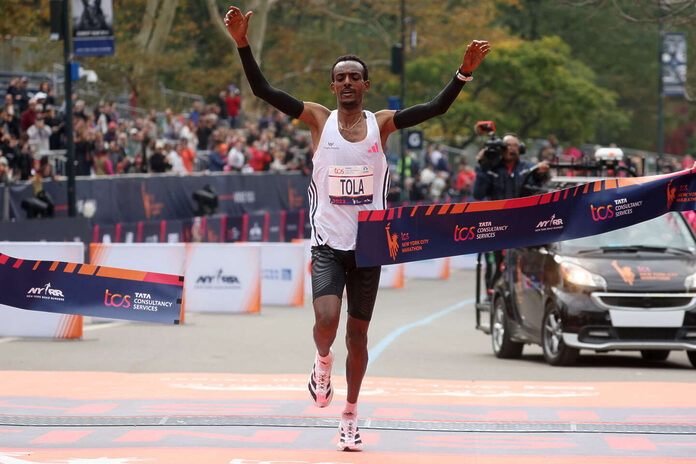 Marathon de New York : l’Ethiopien Tamirat Tola court en moins de 2 h 5 min, en clôture d’une saison marquée par des chronos fous
