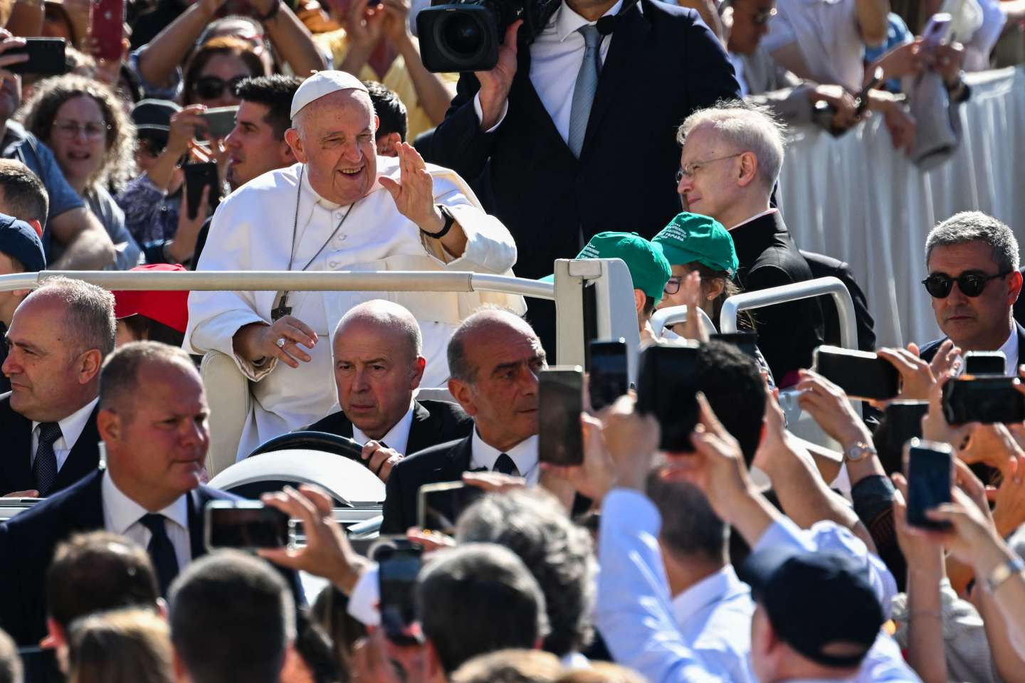 Le pape François va être opéré en urgence pour un risque d’occlusion intestinale