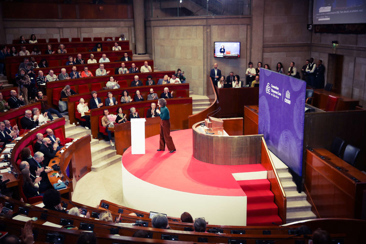 Fin de vie : la convention citoyenne se prononce en faveur de l’aide active à mourir selon différents « modèles »