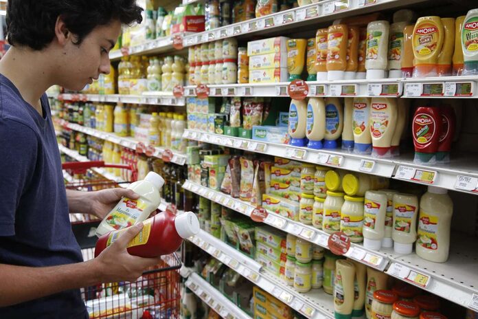 Fleury Michon, Milka, Bordeau Chesnel accusés de « cheapflation » sur les produits alimentaires
