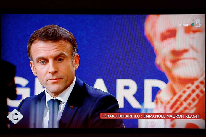 Affaire Gérard Depardieu : les propos d’Emmanuel Macron sur l’acteur qui « rend fière la France » vivement critiqués