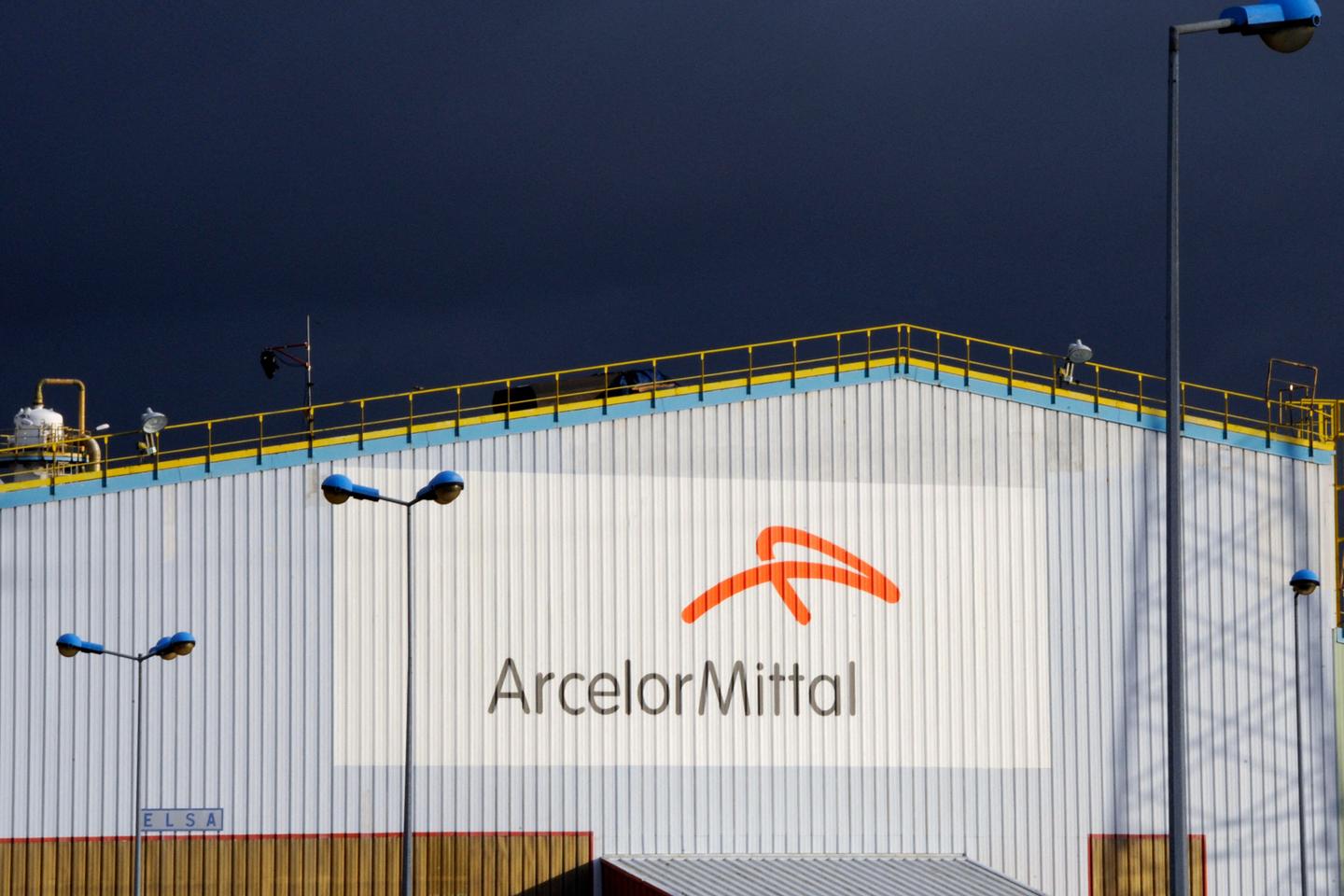 « ArcelorMittal, une goutte d’eau de plus dans l’océan de mauvaises nouvelles qui menacent l’industrie française »