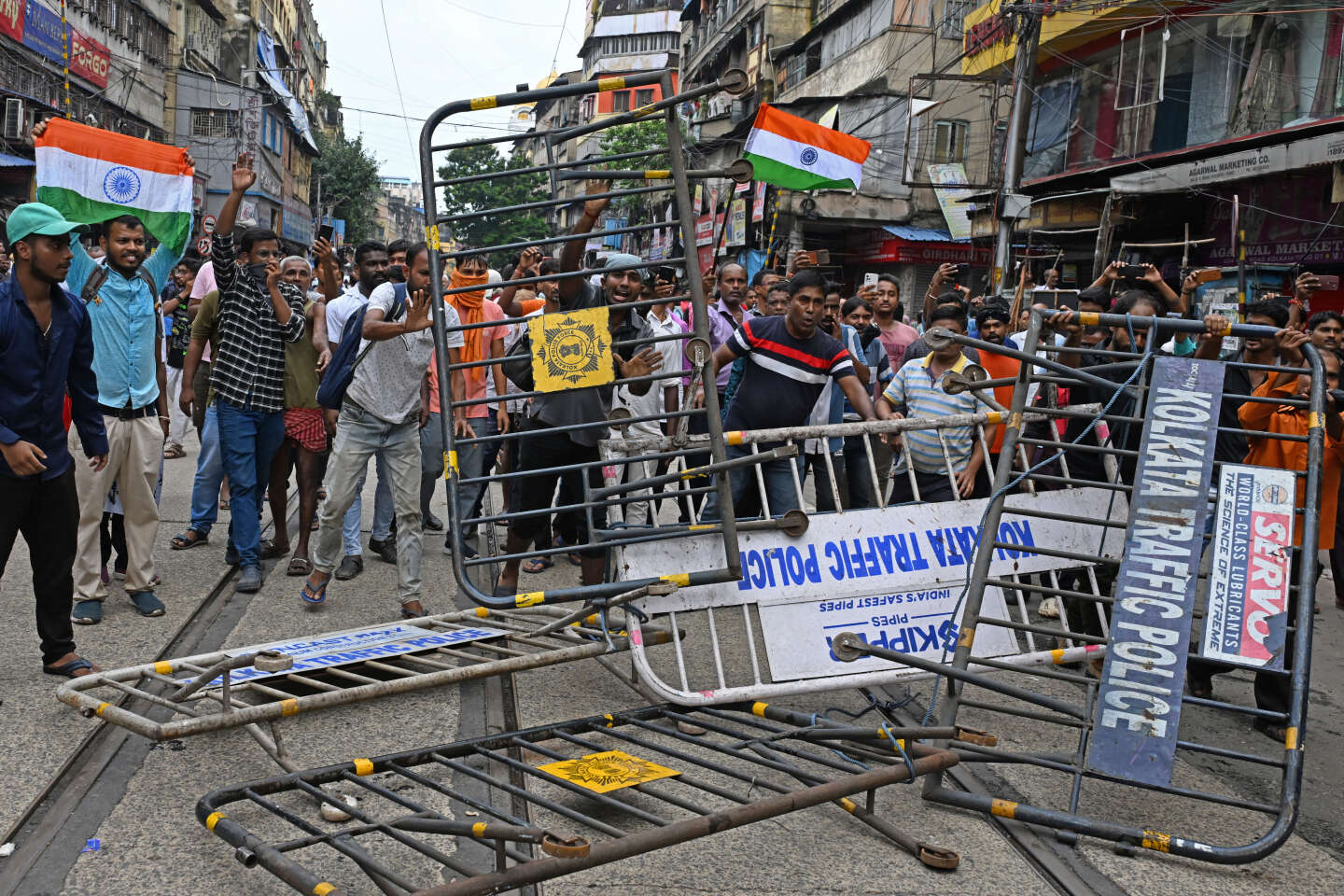 En Inde, les protestations contre le viol et l’assassinat d’une médecin virent à l’affrontement physique