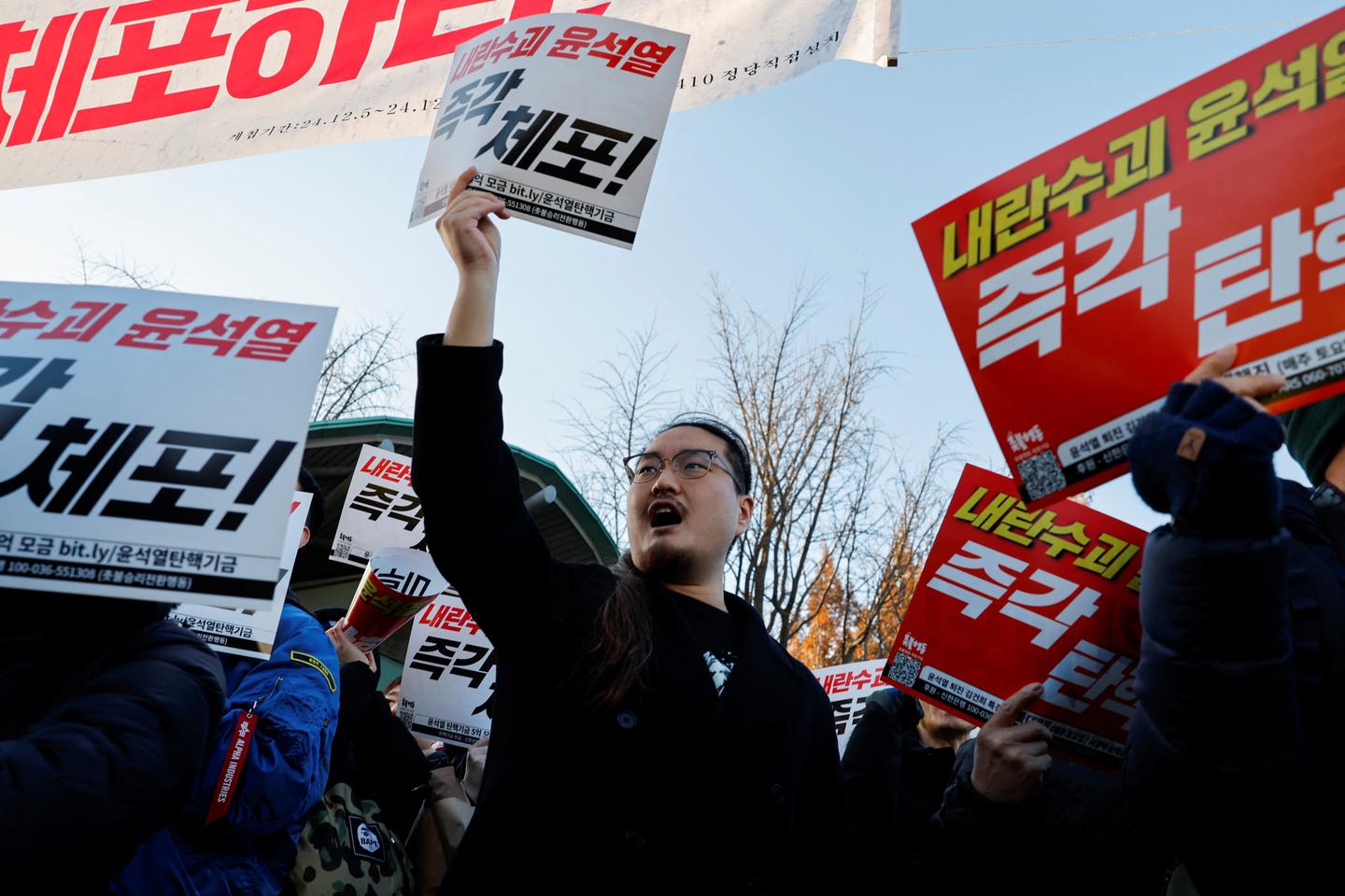 La Corée du Sud se mobilise contre son président, Yoon Suk Yeol