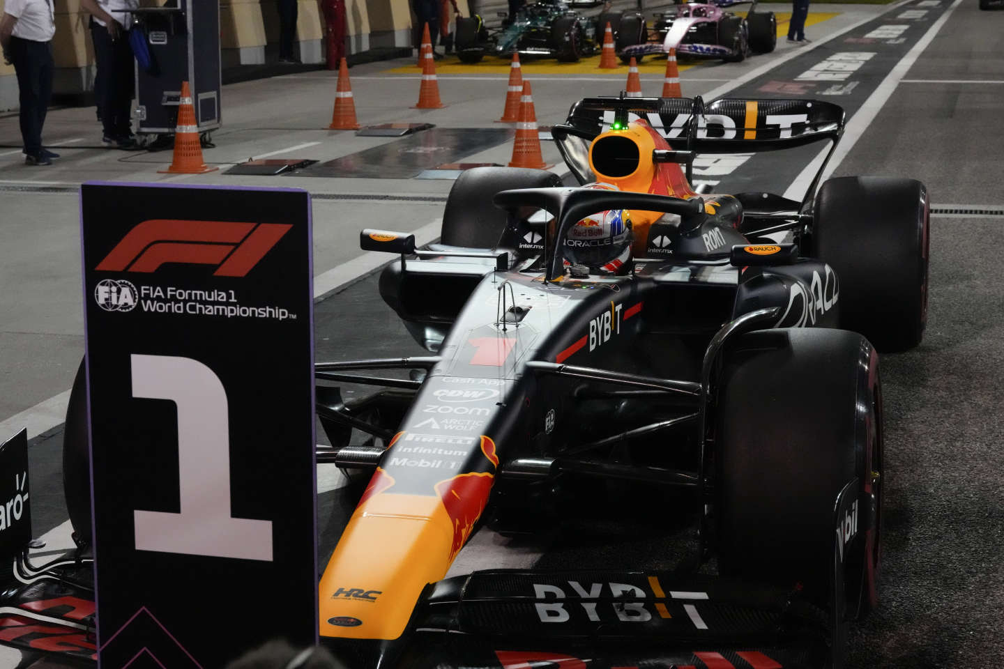 Formule 1 : Max Verstappen en pole position du Grand Prix de Bahreïn devant Sergio Perez et Charles Leclerc