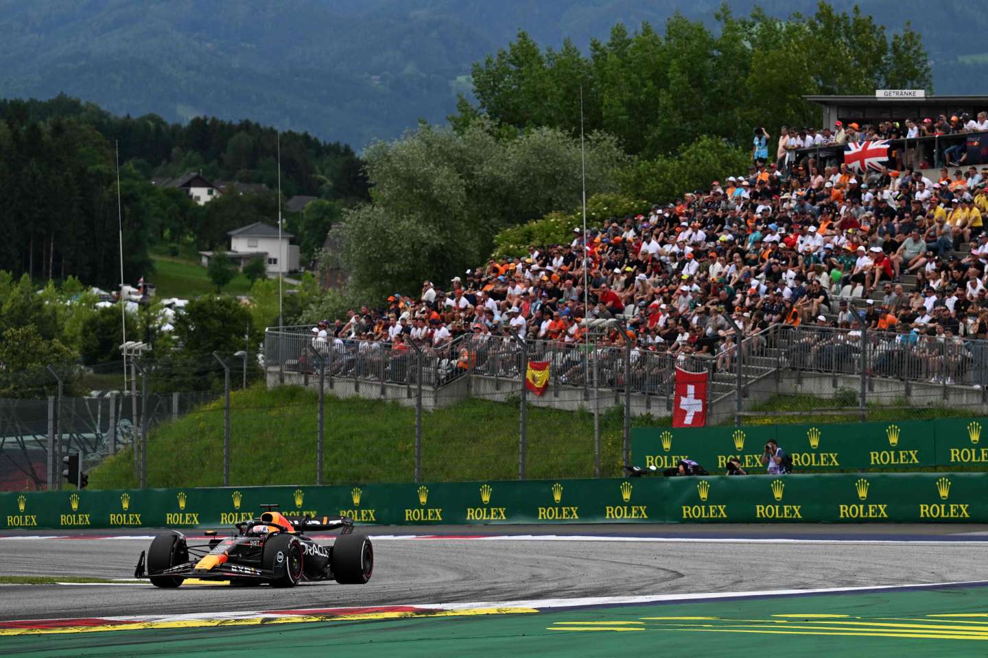 Formule 1 : cinquième victoire d’affilée pour Max Verstappen, seul au monde