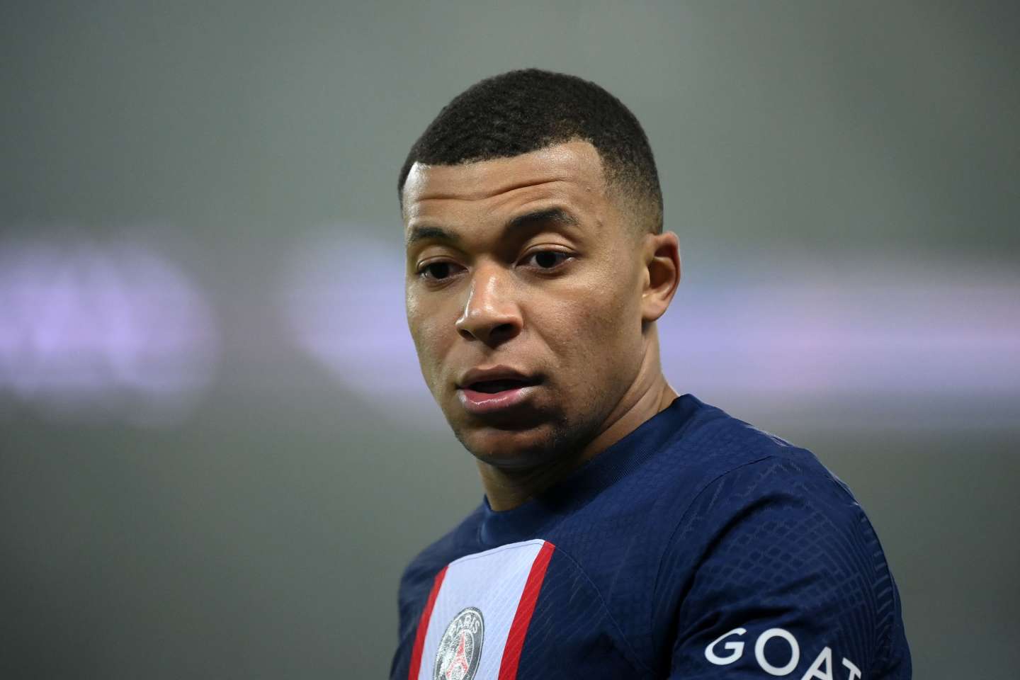 Kylian Mbappé conteste publiquement une campagne de publicité du Paris Saint-Germain