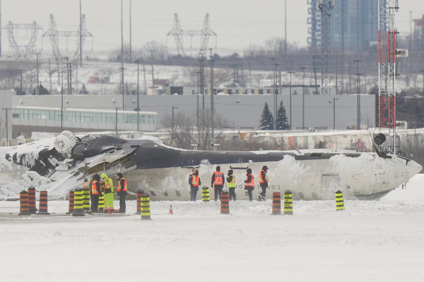 Après le spectaculaire accident d’avion à Toronto, l’enquête débute pour en connaître les causes