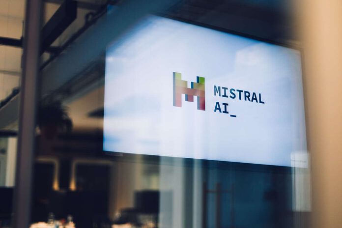 Intelligence artificielle : le partenariat de Mistral AI avec Microsoft fait grincer des dents à Bruxelles