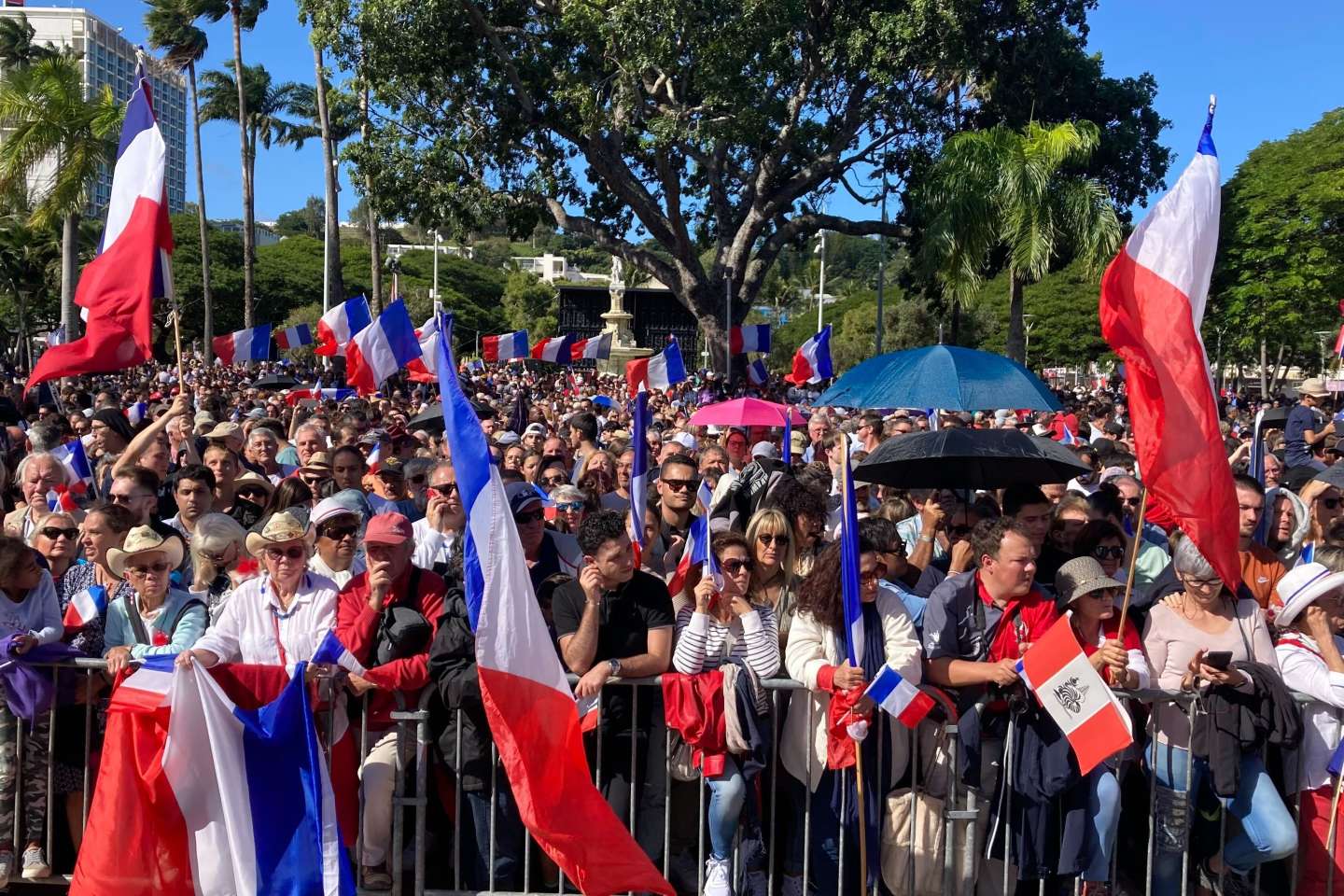 « La Nouvelle-Calédonie est française parce qu’elle a choisi de rester française », lance Emmanuel Macron à Nouméa