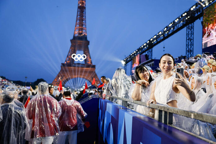 JO de Paris 2024 : de la tension sécuritaire à une fête grandiose, le récit d’une cérémonie d’ouverture historique