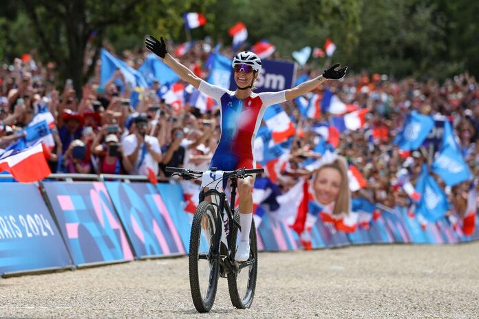 JO 2024 : la vététiste Pauline Ferrand-Prévot, tout là-haut sur la colline de la Revanche