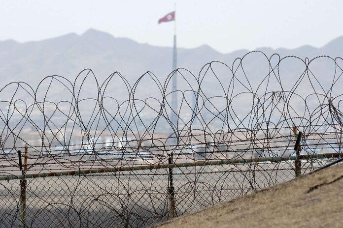 Des soldats nord-coréens franchissent brièvement la frontière avec le Sud
