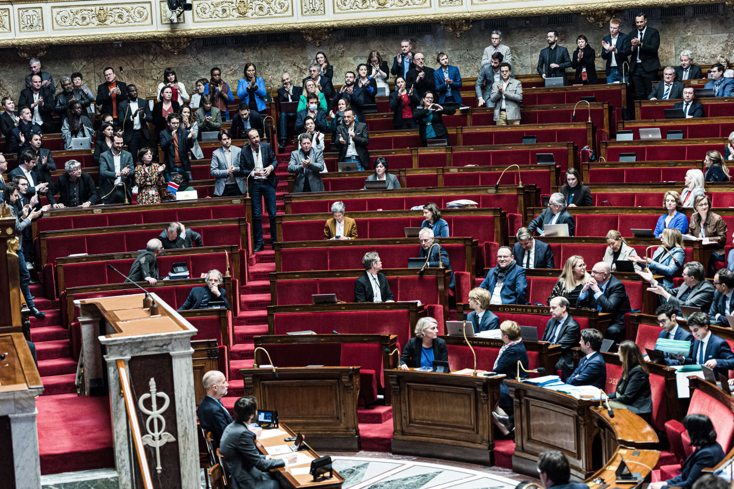 Réforme des retraites : les « insoumis » maintiennent le suspense sur un examen de l’article 7 sur le report de l’âge légal