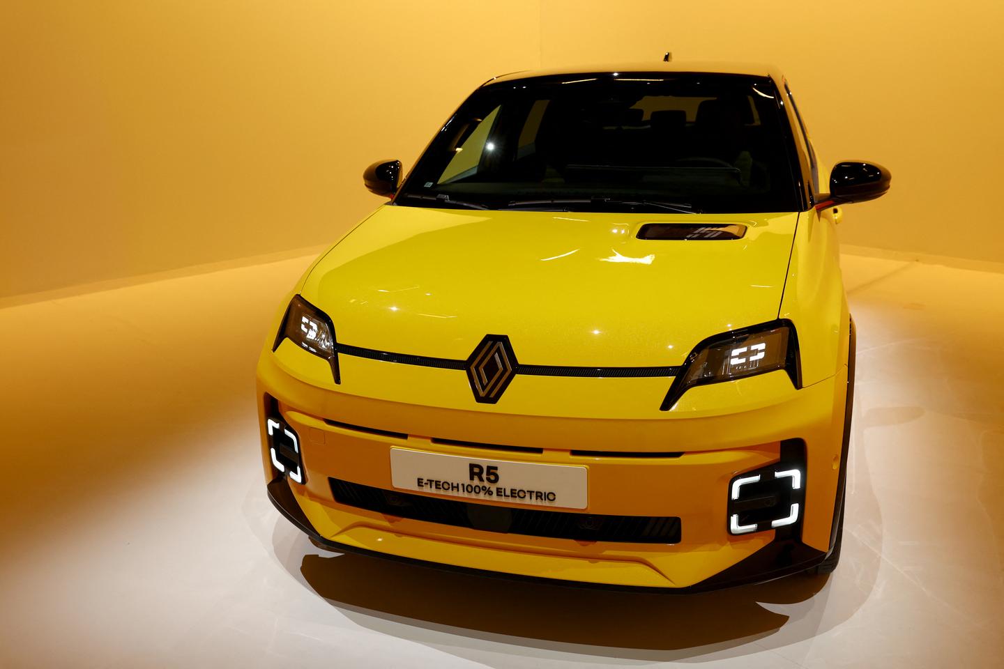 Renault rappelle plus de 15 000 R5 électriques pour « potentielle impossibilité de démarrer »