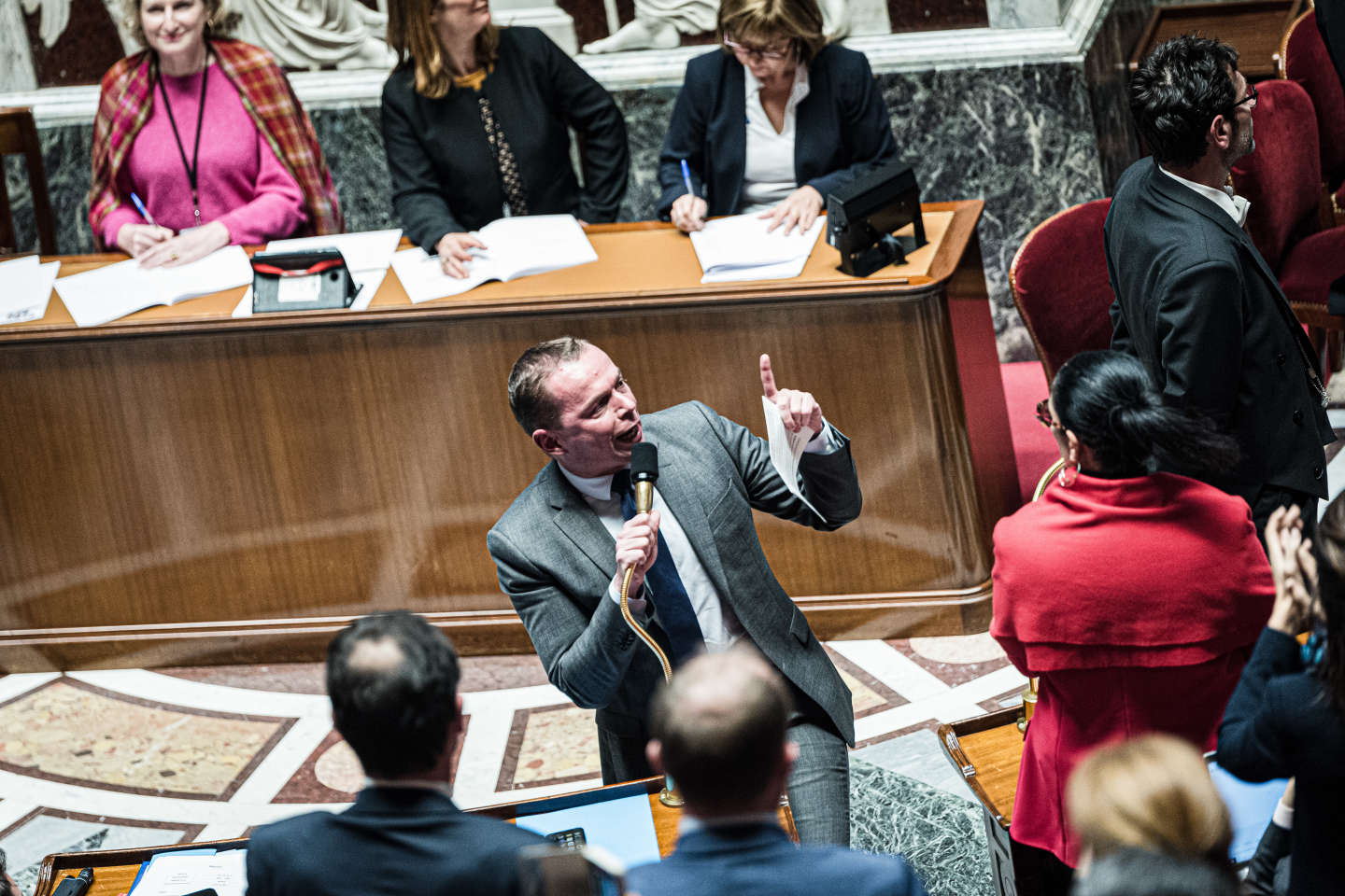 Retraites : l’Assemblée nationale termine l’examen de la réforme dans la confusion la plus totale