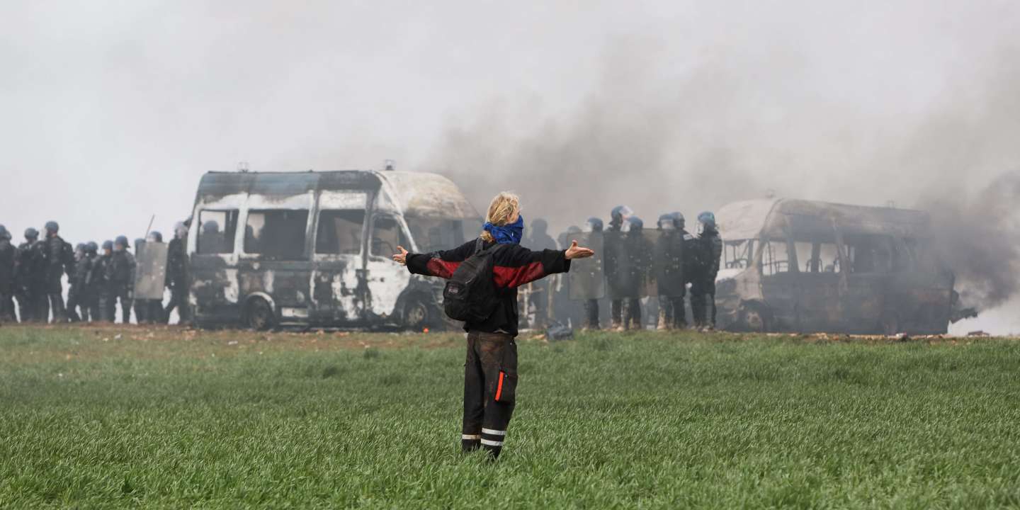 Manifestations en direct : à Sainte-Soline, 24 gendarmes et 7 manifestants blessés, annonce Gérald Darmanin