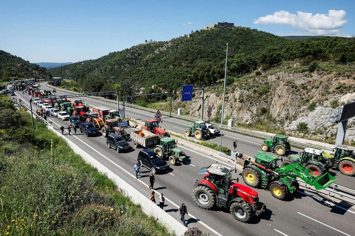 Les agriculteurs lèvent les barrages à la frontière entre la France et l’Espagne et se félicitent de leur « action coup de poing »