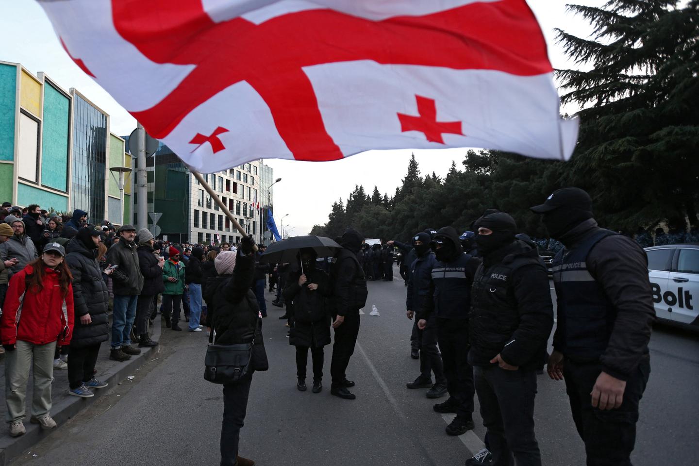 En Géorgie, les manifestants proeuropéens sont chaque jour dans la rue, malgré la répression croissante