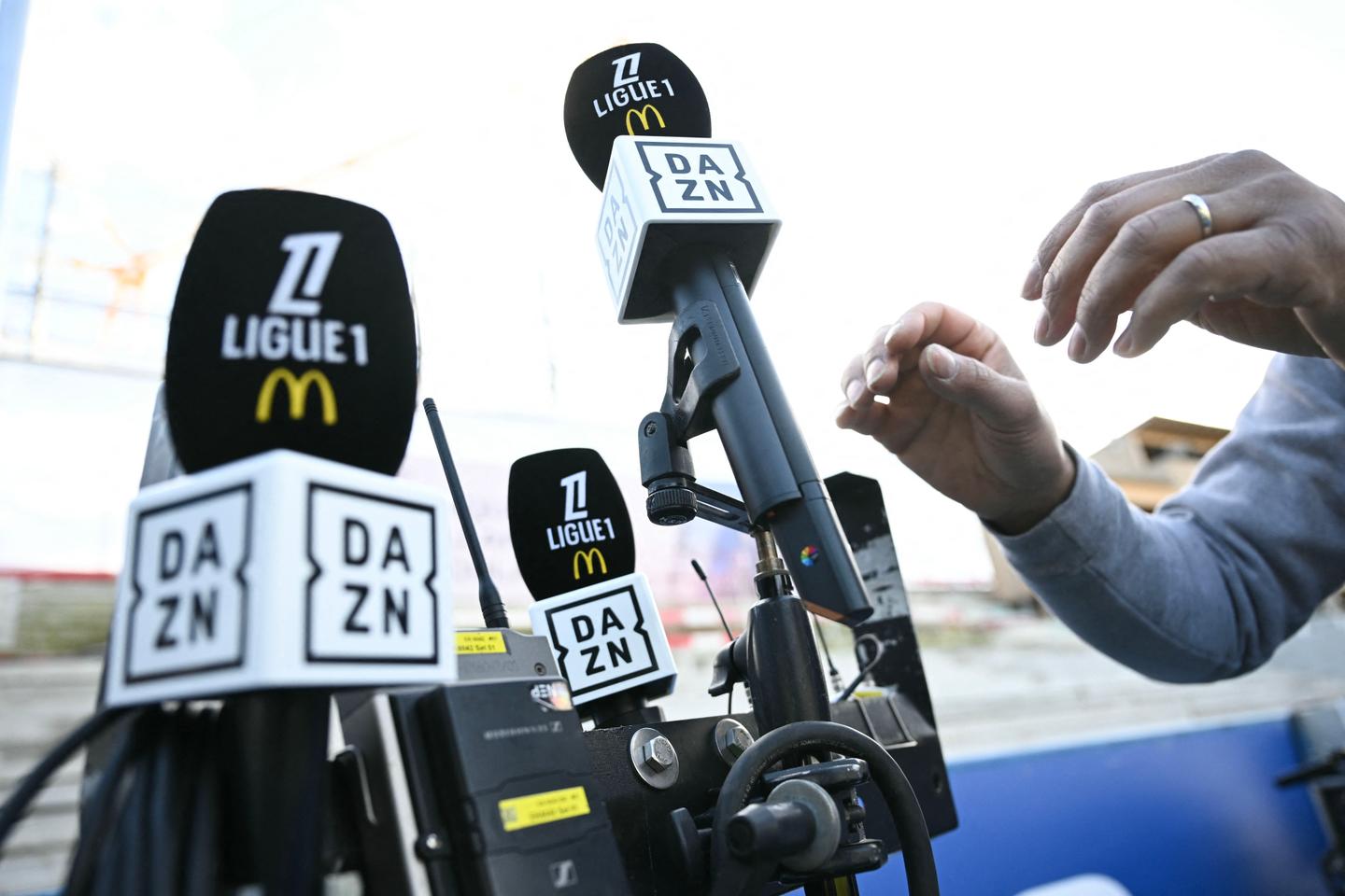 Crise du football français : le Sénat veut accroître la lutte contre le piratage et s’attaque à Vincent Labrune