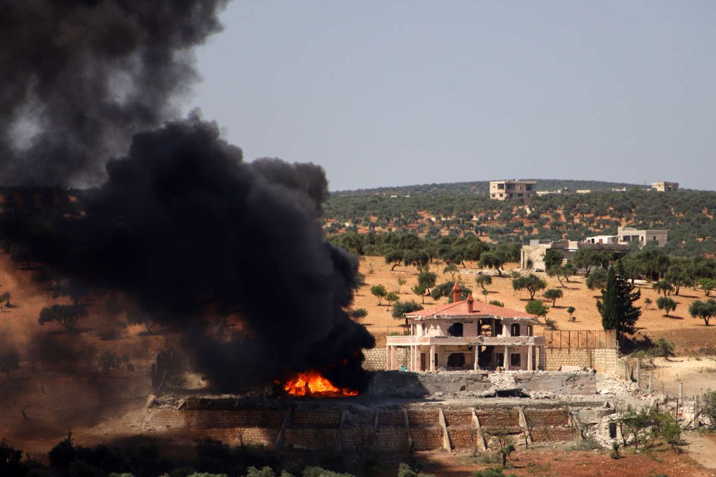 En Syrie, des frappes aériennes russes font au moins treize morts et trente blessés