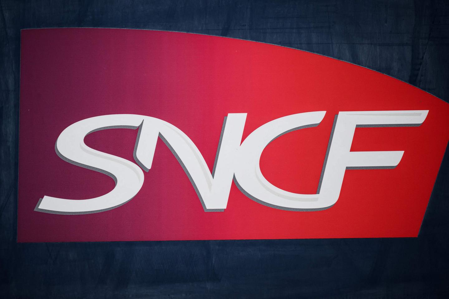 La SNCF annonce un accord sur les salaires après la signature de deux syndicats