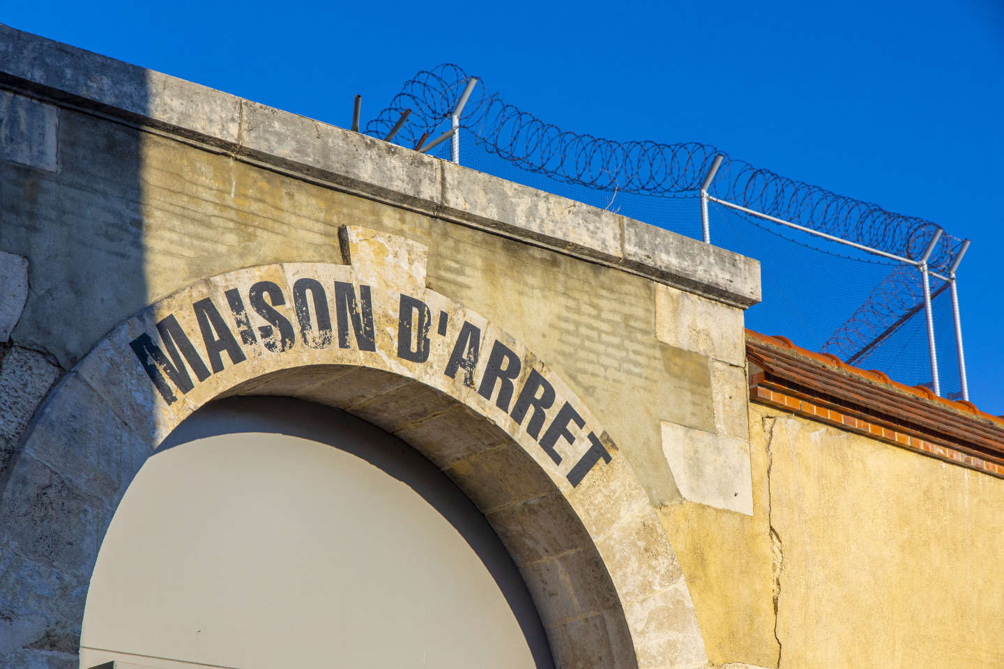 Surpopulation carcérale en France : la contrôleuse des prisons prône à nouveau un « mécanisme contraignant » de régulation