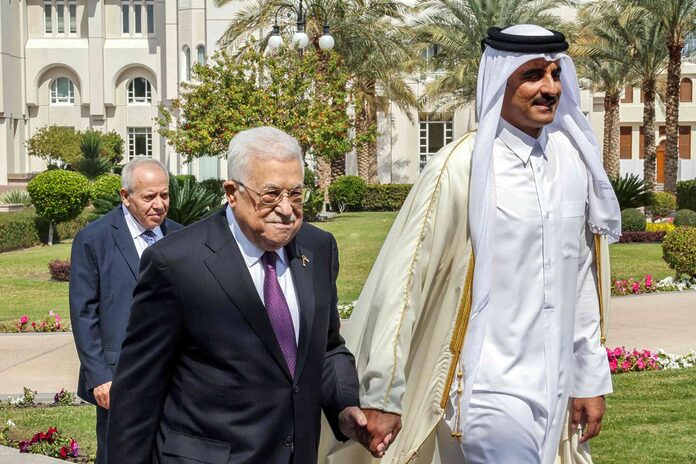 Au cœur des négociations pour une trêve à Gaza, l’émir du Qatar reçu à l’Elysée