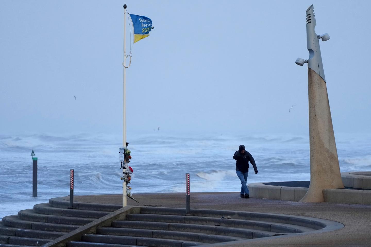 Tempête Eowyn : l’Irlande touchée par des vents record ; l’Ecosse se prépare