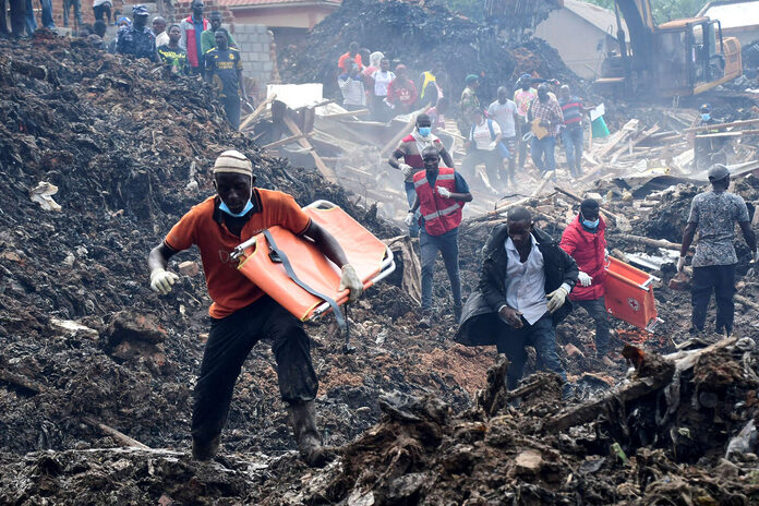 En Ouganda, le bilan de l’effondrement d’une décharge à Kampala s’alourdit à 30 morts et 39 disparus