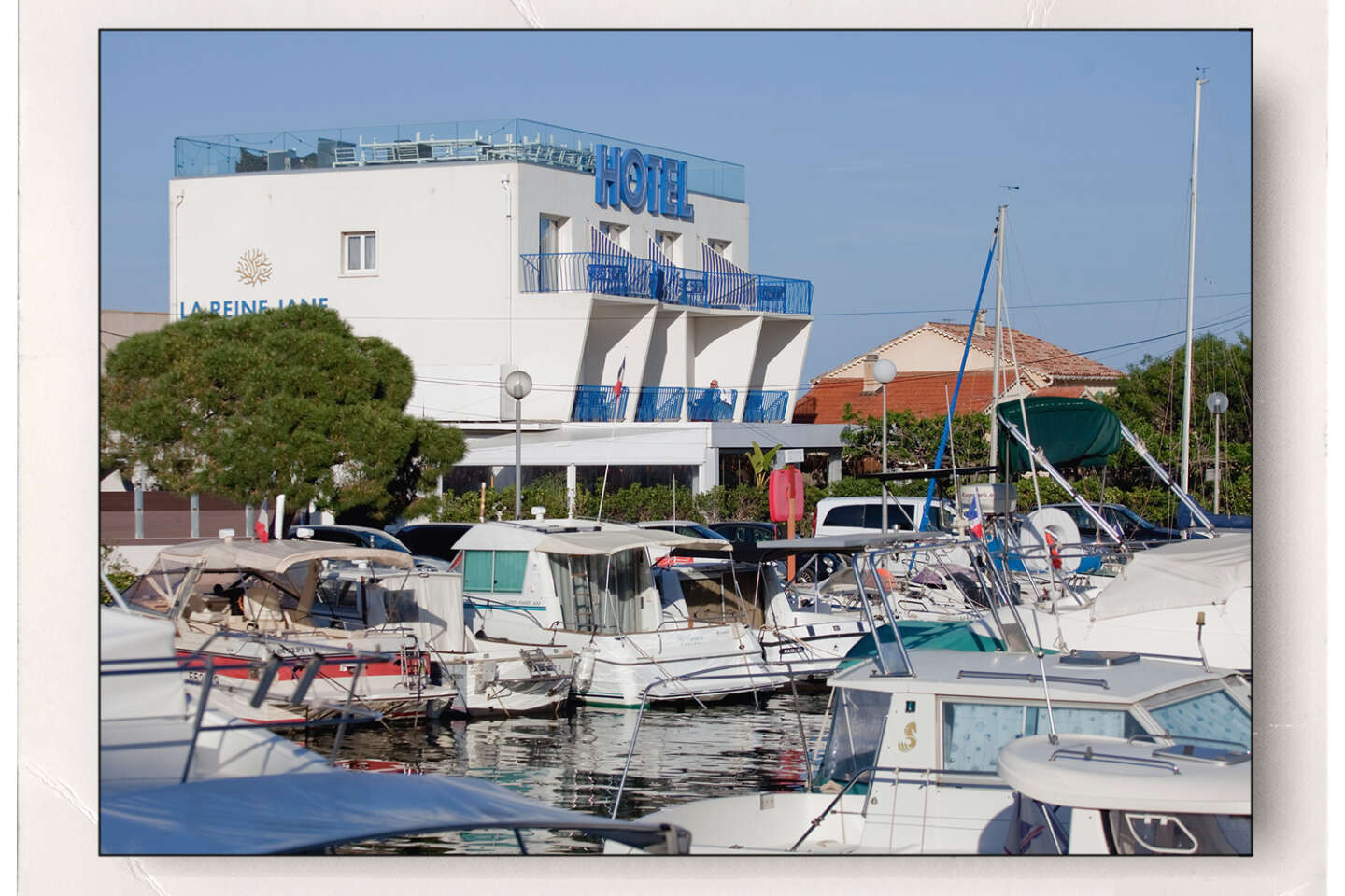 La Reine Jane, l’hôtel de « Pierrot le Fou » devenu petit bijou du design