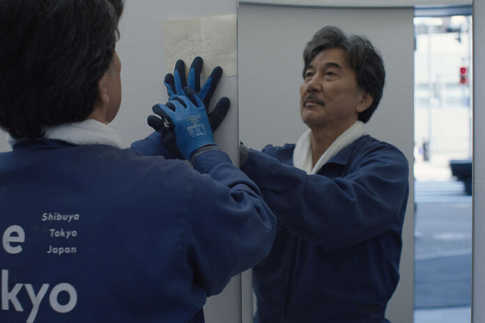 « Perfect Days » : Wim Wenders sublime la routine d’un nettoyeur de toilettes au Japon